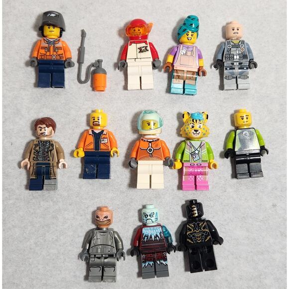 Lego Random Minifigures Lot Of 12 Pre-owned - Picture 1 of 7